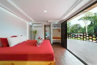 Charming 2-bedroom villa with WiFi, AC, Pool in vibrant Playa Negra,Puerto Viejo