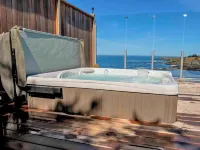 Dew Point Retreat, by Vinifera Homes Hotels in Gualala