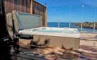 Dew Point Retreat, by Vinifera Homes