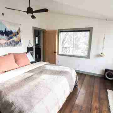 Modern Midtown Home w/ Luxury Finishes & Hot Tub! Rooms