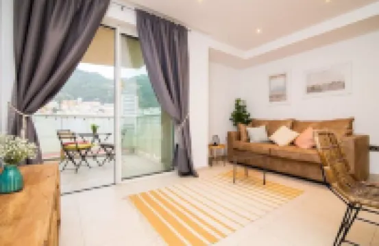 Luxury modern apartment with exceptional views!