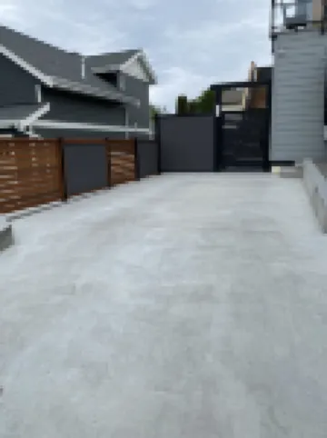 City Edge Retreat | Naramata Wine Gateway | Wine, Lake, Repeat