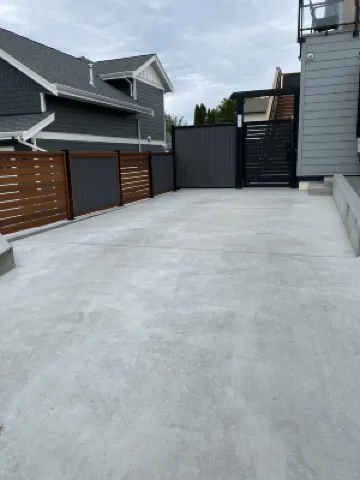 City Edge Retreat | Naramata Wine Gateway | Wine, Lake, Repeat