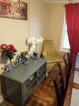 Lake Lure Mountain Bungalow - Pet Friendly. Cozy home with fenced in yard!