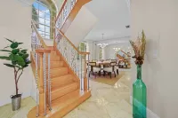 Poolside Paradise: Cozy Miami Getaway Hotels in The Hammocks