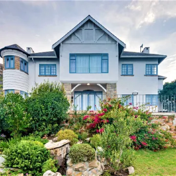Sunny Cove Manor Отели рядом с достопримечательностью «Пляж Лонг-Бич»