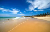 Sunny, cosy, private cottage by the beach
