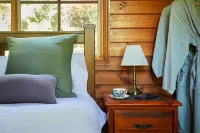 Love in the Mist cabin (new listing) 埃默拉爾德住宿飯店