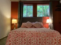 Villa Palmas, One Bedroom, Cozy Apt. Only 3 Blocks from the Beach