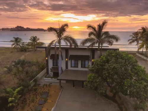 Oceanfront Oasis - 9BR Infinity Pool Villa