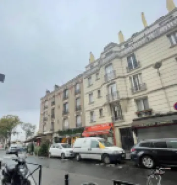 Calm & Fully furnished appartment at footstep of metro :) with Netflix & Amazon!