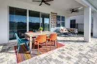 8-bdrm Villa w/ home theater and access to Waterpark near Disney