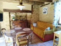 Authentic small Périgord house with salt pool at the gates of SARLAT