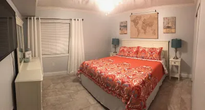 Unit 404. 4th floor gulf views! 2 beach chairs and umbrella included! Hotels near Destin-Fort Walton Beach Convention Center