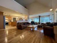 Peaceful Coastal Retreat - Bowser Beach House Hotel a Nanaimo H