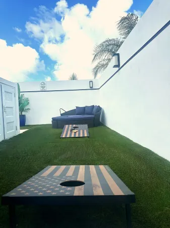 Outdoor Pool with Bar-B-Q & Television, Indoor Pool Table, Indoor Bar, PS5, Etc.