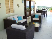 Private romantic retreat, ideally located, panoramic views, walk to the beach. Hotels in Cliftons