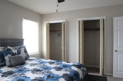 Cozy 2-Bedroom Townhome Close to Everything Hotel in zona East Carolina University