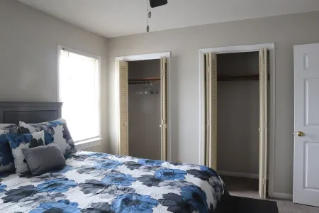 Cozy 2-Bedroom Townhome Close to Everything