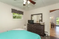 Private Mountaintop Cabin w/ ViewsPet Friendly) Hotels in Page County