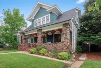 Downtown, 6 kings, Sleeps 14+, Game Room,  Courtyard, Hot Tub