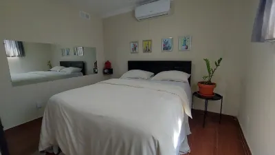 Zona Colonial, 2 BDRM / 2 Bathroom Apartment with Air Conditioning and Hot Water Hotels in 