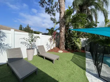 Oasis backyard Pool with hot tub close to the beach and IMG