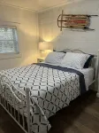 Beautifully remodeled cottage-w. Creek close to Downtown Boone & all activities Hotels near Alliance Bible Fellowship