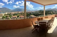 Spacious apartment with sea view, swimming pool, near beaches and harbor