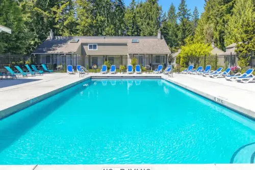 Rathtrevor Beach, Heated Pool + Hot Tub - Parksville B.C  ...  Sleeps 6