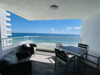 Beachfront Condo with Amaing Ocean View. Walk to Beaches & Restaurants ルキリョのホテル