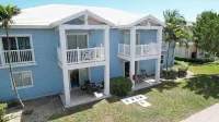 Steps from Beach Posh Villa Optional Golf Cart