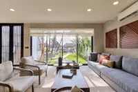 Lake View Villa: Private Pool, Rooftop Terrace, AC, Daily Housekeeping Included!