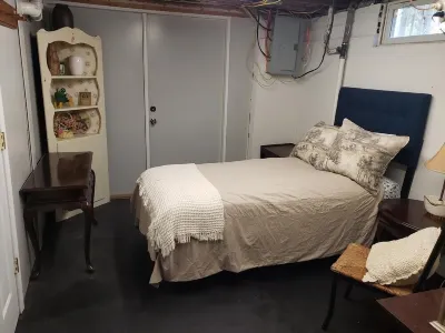 4Bed/3Bath GREYSTONE COTTAGE Hotels near Walmart Supercenter