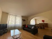 Mon Bress' : Joli Appartement au Centre du Village