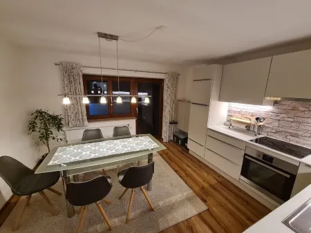 Renovated, modern and bright apartment in a quiet location for 2 to 5 people