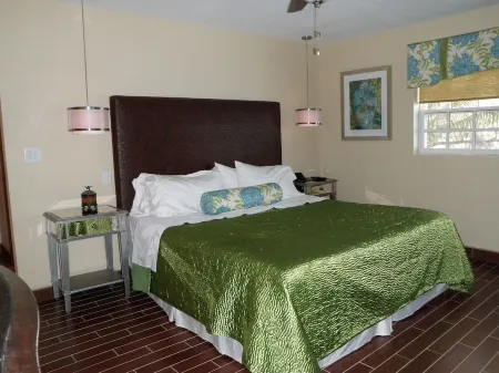 Ocean Front 3 Bedroom - 5 Minute Walk to Atlantis Complex