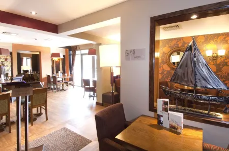 Premier Inn Rochester Отели в г. Strood