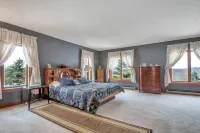 Private Estate near Ellicottville awaits you! Hotels in 