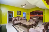 The Palms at Galina *Luxury Rental* Fully Staffed Hotels in Galina