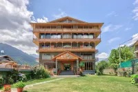 Snow Flakes Resort and Spa Centrally Heated Luxury Resort Hotels in 