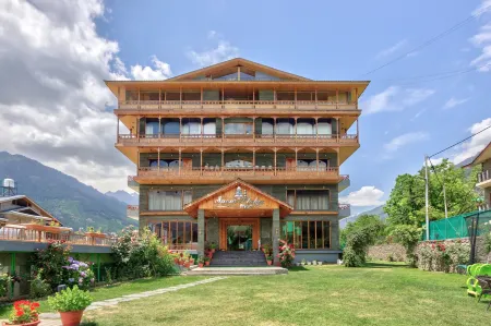 Snow Flakes Resort and Spa Centrally Heated Luxury Resort Отели в г. Манали