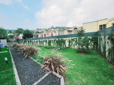 Elegant 2BR Luxury Retreat in Antiguo Cuscatlán w Amaizing View, Pool, GYM... Отели рядом с достопримечательностью «Сад Ботанико Ла Лагуна»