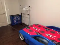 private entrance, spacious 1 bdrm with two beds, in Canada near the border