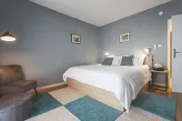 The Island Place, Bol - stunning views spacious seaside apartment Hotels in Bol