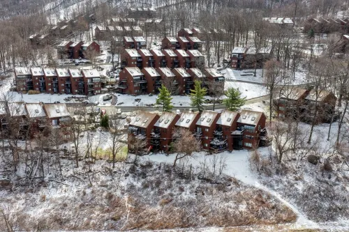 Cozy 2BR condo w/ valley views Hotels in Vernon