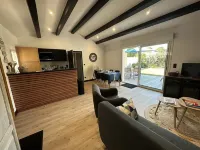 House 300 Meters from the Beach, Enclosed Yard for 2 Cars, Garden and Terrace Hotel di Sainte-Marie-de-Re