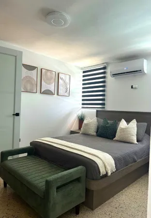 Outdoor Pool with Bar-B-Q & Television, Indoor Pool Table, Indoor Bar, PS5, Etc.