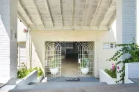 clean, comfy & quiet with views Hotels in Tower Isle