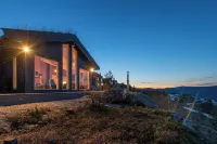 Wellness hut with panoramic view and home gym Hotels in 